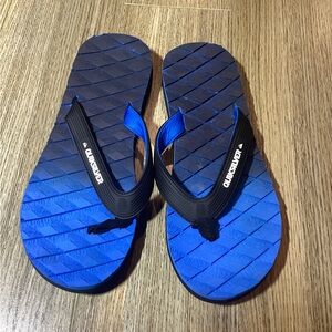 Quiksilver Massage Black & Blue Flip Flops – Size 11 – NWOT